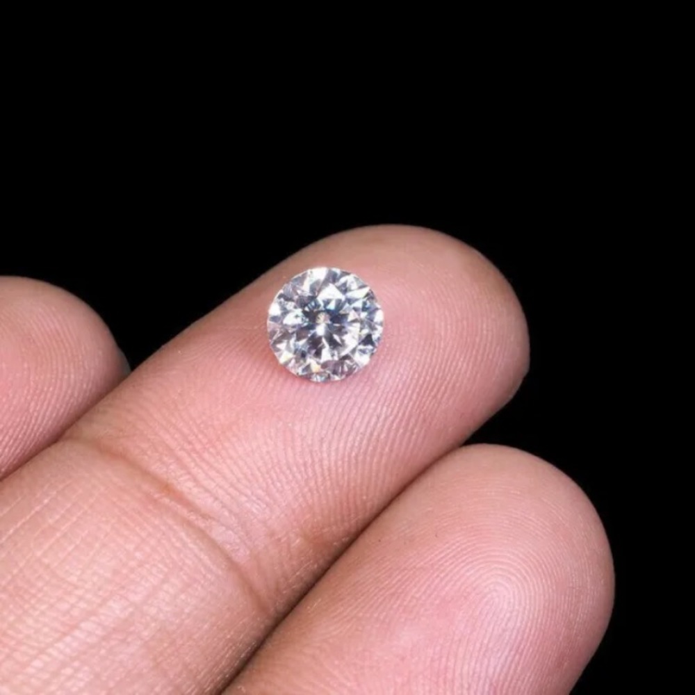 1ct Classic White Lab-Created Diamond - VVS1 Clarity - Colour D - 6.23 x 3.40 mm
